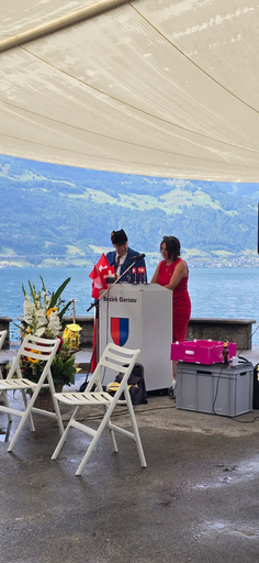 Frau Bezirksammann Sandra Häusler und Landweibel Werner Camenzind